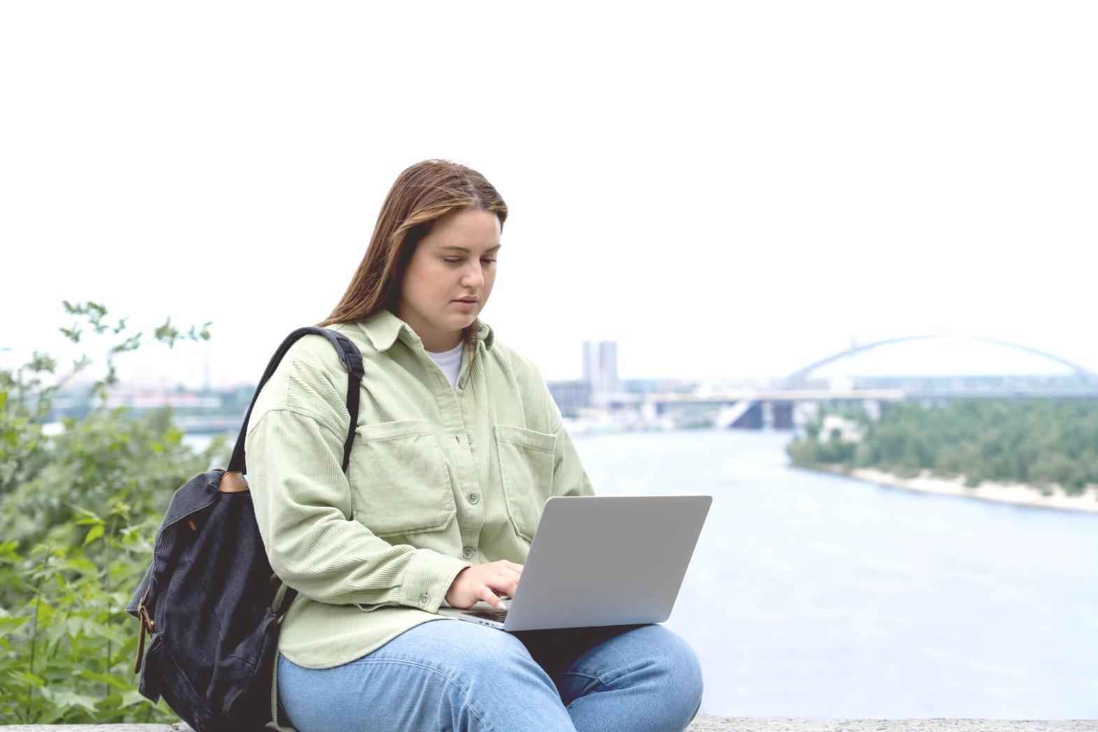 Análisis de datos financieros en pantalla